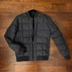 Lululemon men’s small or women’s medium reversible puffer BOMBER black jacket